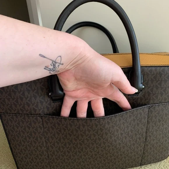 Michael Kors messenger business bag